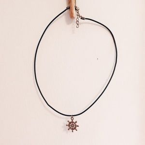 Ship wheel choker